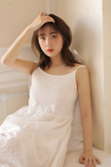 男女一起努力做豆浆